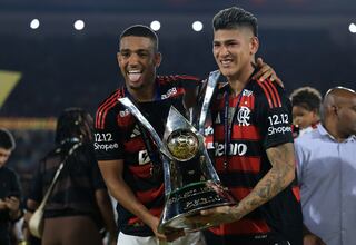 Todos contra Filipe Luís