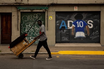 Mural de Diego Armando Maradona en La Plata, Buenos Aires, Argentina.