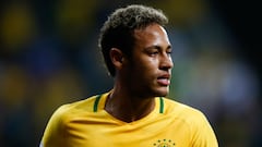 Roberto Carlos declares Neymar and Brazil the World Cup favourites