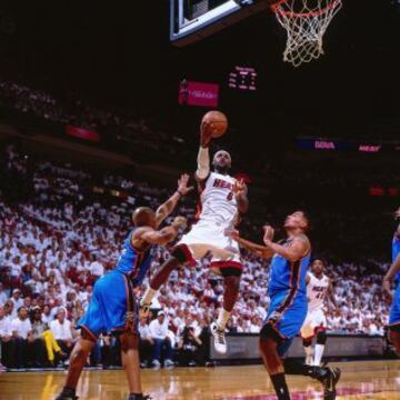 2012. Oklahoma City Thunder-Miami Heat. Después de la decepción del año anterior, Lebron James consiguió su primer anillo de la NBA. Los Heat ganaron 1-4.