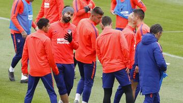 Diego Costa en el entrenamiento del Atlético ayer, cuando volvió a ejercitarse con el grupo.
