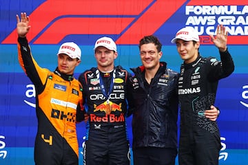 Max Verstappen, ganador de la carrera, entre Lando Norris; segundo clasificado y George Russel, tercero en el GP de Canadá.