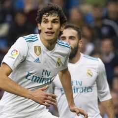 Vallejo, baja contra el Dortmund por molestias musculares