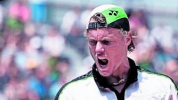 <b>SUFRIDOR. </b>Hewitt resistió ante el cañón del croata Karlovic.