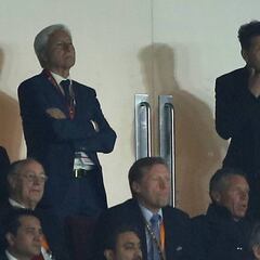 "Hay que tener huevos para aguantar así 80', son héroes"