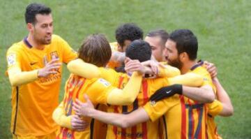 Celebración del gol 0-1 de Munir por todos los jugadores del Barcelona.