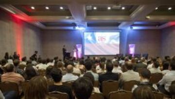 Al evento celebrado en el hotel Intercontinental de Santiago acudieron más de doscientas personas vinculadas al deporte y la comunicación.