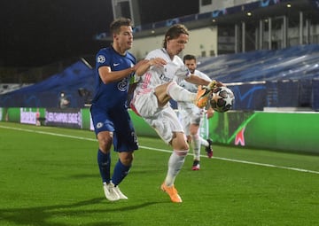 Modric y Azpilicueta.