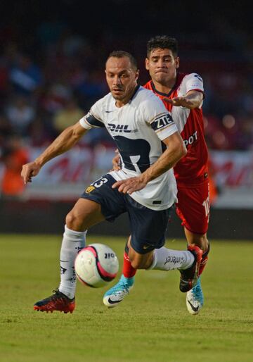 Guillermo Vázquez, técnico que consiguió levantar el título con Pumas en el torneo Apertura 2011, saldrá en busca de mantener su invicto frente a su ex equipo. ‘Memo’ enfrentará por cuarta ocasión en su carrera al equipo de sus amores, club al que ha vencido en una oportunidad, además de arrebatarles dos empates. Con la necesidad de Veracruz por sumar puntos, Vázquez tendrá que aferrarse a su racha positiva.