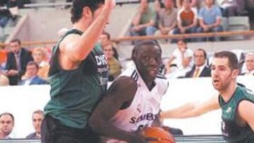 <b>CLAVE. </b>Mous Sonko fue una pesadilla para la defensa del Joventut.