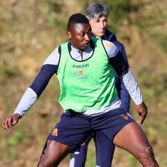 Sadiq, la ‘patata caliente’ de Olabe este verano