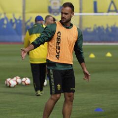 Las Palmas: Cala aprieta pero es duda para jugar este domingo