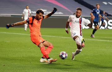 Atalanta de Bérgamo y el París Saint Germain se enfrentaron por los cuartos de final de la Champions League en el Estadio da Luz en Lisboa.