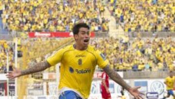 Sergio Araújo, delantero argentino de Las Palmas, al marcar ante el Zaragoza el gol del ascenso.