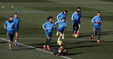 El grupo del conjunto blanco se ha entrenado en Valdebebas con la mente puesta en el partido frente al Betis de Quique Setién.