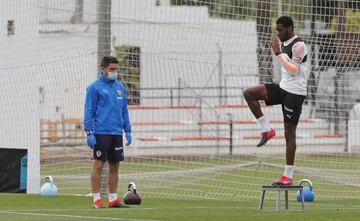 Kondogbia, en un ejercicio durante una sesión de la pasada semana.