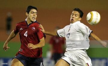 El defensa formado en Colo Colo marcó dos tantos en los ocho partidos que disputó y luego estuvo en el Mundial de la categoría. Su debut fue en Curicó y luego ha militafo mayormente en equipos de Primera B.