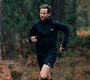 Así es la chaqueta cortavientos que es superventas, ultraligera e ideal para hacer deporte