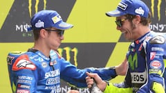 Viñales y Rossi en el podio de Le Mans.