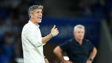 SAN SEBASTIAN, SPAIN - OCTOBER 19: Imanol Alguacil, Head Coach of Real Sociedad, reacts during the LaLiga Santander match between Real Sociedad and RCD Mallorca at Reale Arena on October 19, 2022 in San Sebastian, Spain. (Photo by Juan Manuel Serrano Arce/Getty Images)