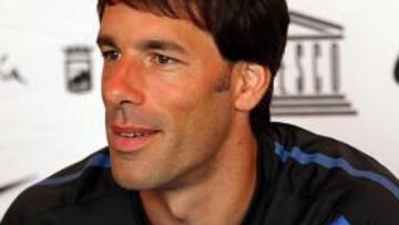 Van Nistelrooy podría retirarse del fútbol profesional al final de esta temporada.