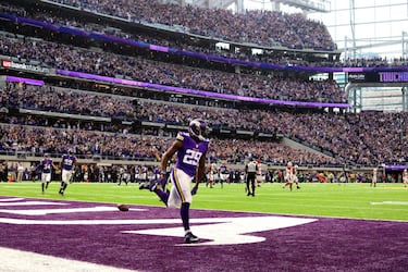 Rhodes tuvo dos intercepciones y 44 tacleadas en 2017.