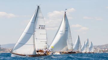 El Moonbeam III triunfa en la IX Puig Vela Clàssica Barcelona