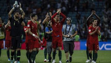 La selecci&oacute;n de Portugal celebra el empate contra Espa&ntilde;a.