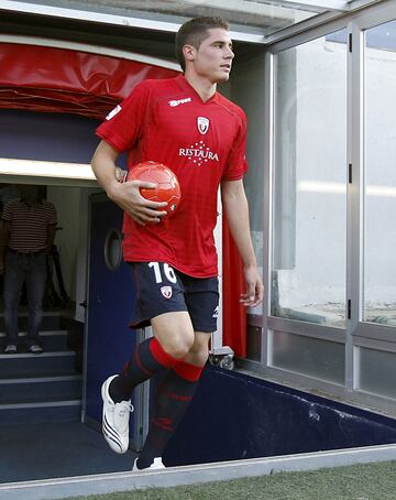 Vistió la camiseta del Real Madrid desde 2004 hasta 2009, salvo la temporada 2007-08 que jugó cedido en el Osasuna. 