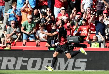 El kosovar del Mallorca está de dulce. La lección que dio ante el Rayo de pases, desmarques y un gol, marca de la casa. El goleador está en números históricos en Palma.