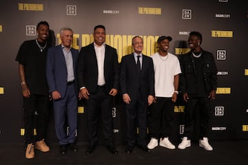 14/10/22 PRESENTACION DOCUMENTAL DE RONALDO NAZARIO EL FENOMENO EN LOS CINES CALLAO DE MADRID
Militao, Ancelotti, Ronaldo Nazario, Florentino Pérez, Rodrygo y Vinicius 