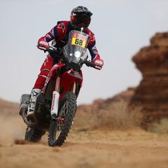 Schareina empieza a jugar