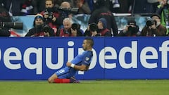 Francia remonta y es líder de su grupo de eliminatoria