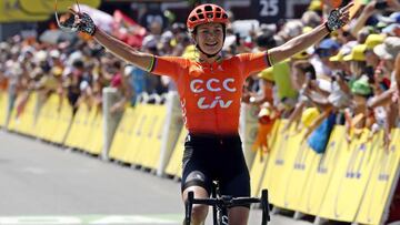 Marianne Vos celebra su victoria en La Course by Le Tour 2019 en Pau.