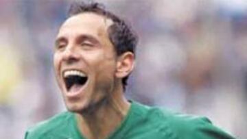 <b>ESTÁ HECHO. </b>Petrov comenzará en breve a celebrar sus goles con la camiseta rojiblanca.