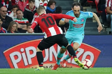Su partido ante el Barcelona se convirtió en el 25 de la temporada, por lo que se completó su renovación por un curso más. Su contrato finalizaba en junio, sin embargo el jugador quiere conocer su papel en el equipo para seguir.