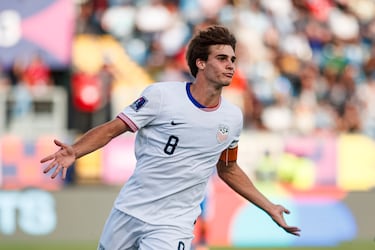 Otro delantero, Bota de Oro del torneo. Hijo de argentinos, ya ha jugado con Messi en el Inter Miami y ha debutado con la absoluta. Está cedido en el Parma.