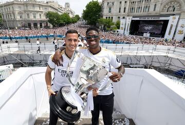 Lucas Vázquez y Vinicius.