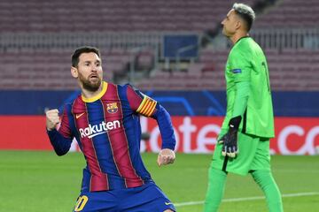 1-0. Leo Messi celebró el primer gol que marcó de penalti.