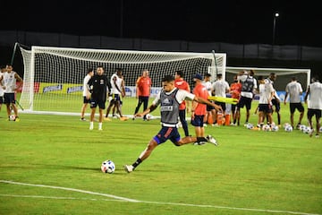 El camino a Qatar comienza con el partido frente a Venezuela en el Metropolitano de Barranquilla (6:30 p.m.) y finaliza el 22 de marzo de 2022 contra el mismo rival, pero de visitante. La banda de Falcao, James y compañía se ilusiona con clasificar a Colombia a su tercer Mundial consecutivo luego de Brasil 2014 y Rusia 2018.