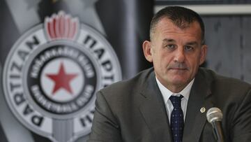 Zoran Savic, director deportivo del Partizán de Belgrado, el pasado verano de 2021 durante la presentación de Zeljko Obradovic como nuevo entrenador del equipo serbio.