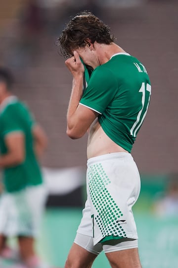 México aspiraba al oro panamericano y así recuperar el título conseguido en Guadalajara 2011. El equipo dirigido por Jaime Lozano, en el que figuraban Marcel Ruiz, José Godínez, José Hernández entre otros, sufrió ante Panamá en su debut y cayeron en semifinales ante Honduras en penales.