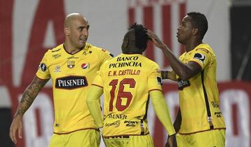 Nahuelpán celebra su gol ante Estudiantes.