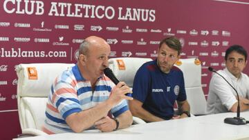 Ezequiel Carboni, presentado como nuevo entrenador de Lanús.