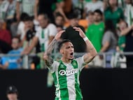 Antony celebra un gol en la Europa League contra el Nottingham Forest.