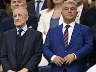 Florentino Perez, Joan Laporta e Isabel Díaz Ayuso en el palco del estadio Santiago Bernabéu.