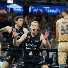 El Barça sobrevive en Tenerife