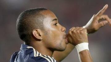 <b>VENTAS.</b> El Madrid pedirá 40 millones de euros por la venta de Robinho (nunca entraría en la operación de compra del portugués), 15 millones por el traspaso de Baptista y entre siete y diez millones por Soldado.