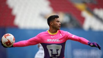 El experimentado guardameta del Club Universidad externó que mantener al argentino y a Israel López como auxiliar sería la mejor decisión para el equipo.