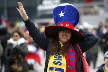 La Marea Roja conformada por la colonia chilena en Suecia, llegó en masa hasta el Friends Arena de Estocolmo para apoyar a La Roja.